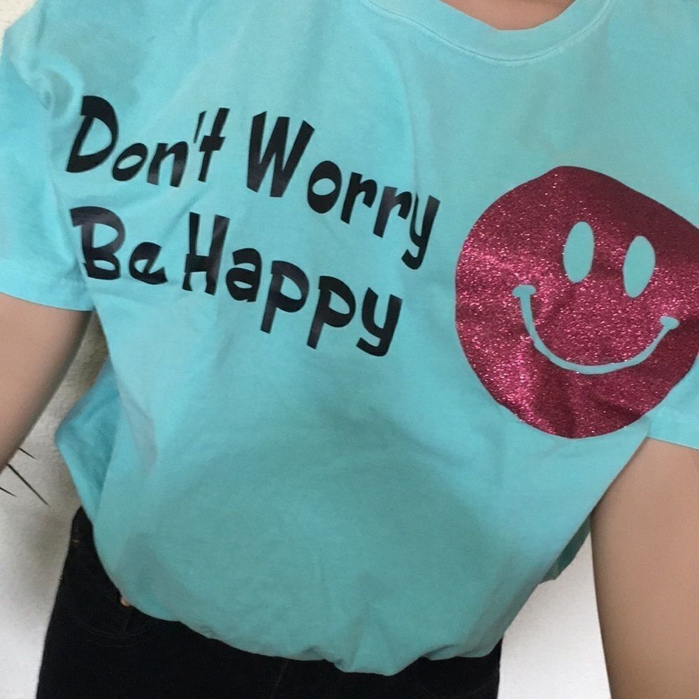 Don’t Worry Be Happy NewVintage Cropped Tee